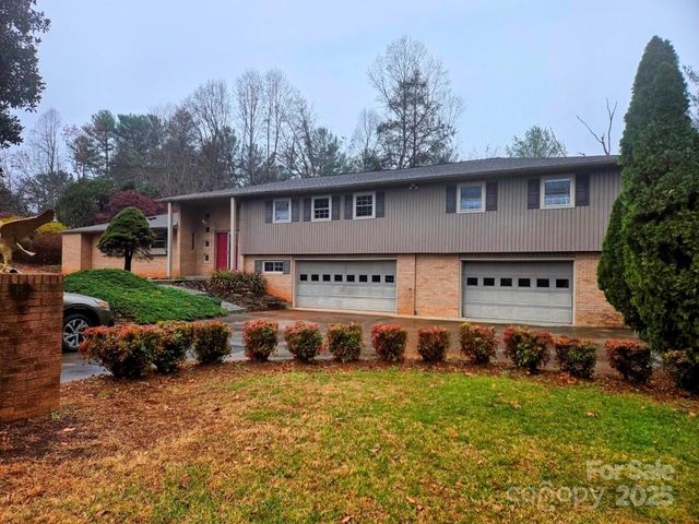 1824 Chrosaro Pl #15, Lenoir, NC 28645