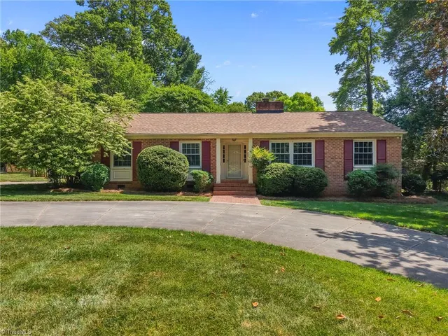 4200 Driftwood Rd, Greensboro, NC 27455