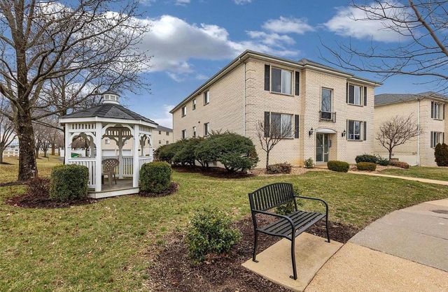 12548 Chardin Pl #1, Saint Louis, MO 63128