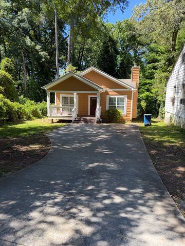 1903 Chattahoochee Pl, East point, GA 30344