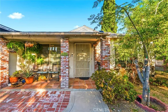 8225 Encino Ave, Northridge, CA 91325