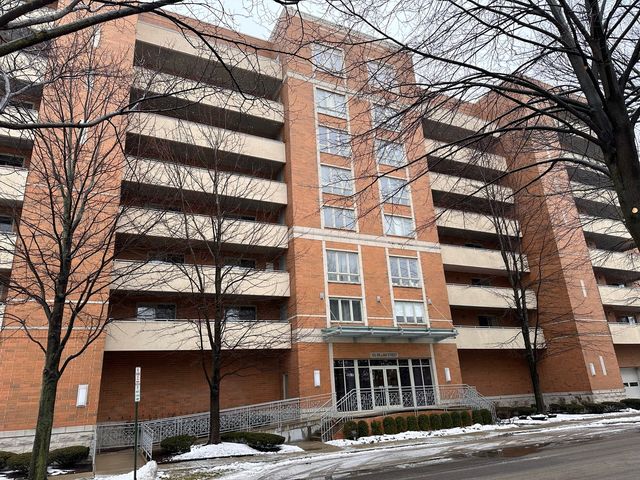 435 William St #208, River Forest, IL 60305