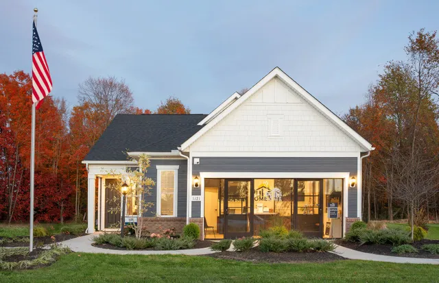 1301 Fairstone Dr, Lewis Center, OH 43035