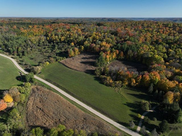 59 Ac Berry Hill Road, Richland Center, WI 53581
