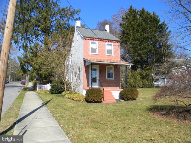 105 N  Lincoln St, Kennett Square, PA 19348