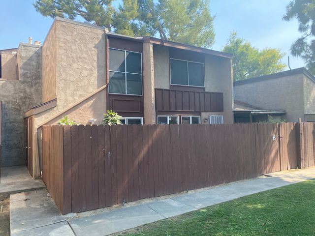 6005 Almendra Ave #B, Bakersfield, CA 93309