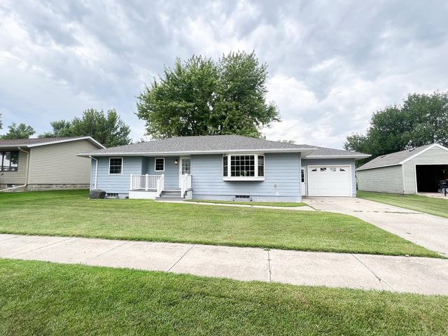 607 5th Ave, Wilmont, MN 56185