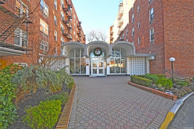 54-40 Little Neck Pkwy UNIT 4-O, Queens, NY 11362