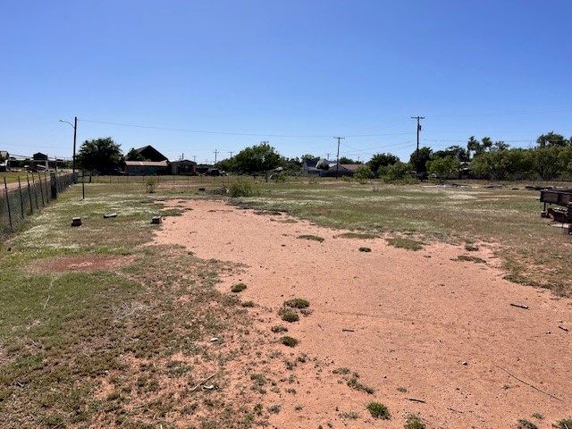 611 E  Sheridan St, Rotan, TX 79546