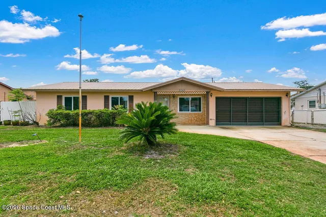 3245 Heather Dr, Titusville, FL 32796