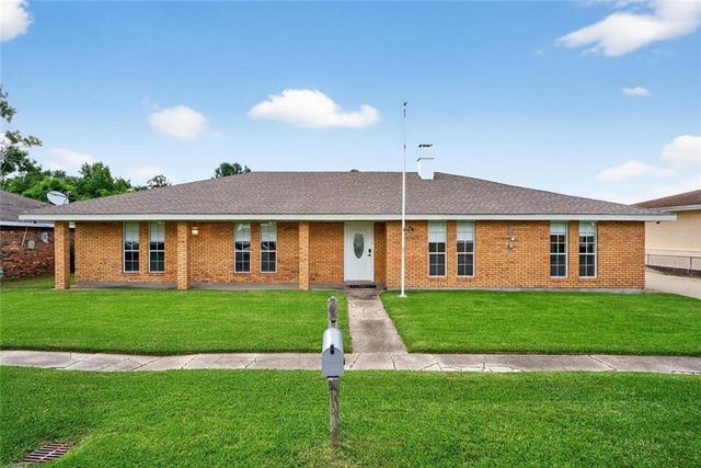 1305 Orchid Dr, Harvey, LA 70058