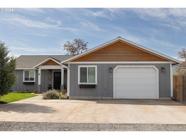 785 Serenity Ln, Union, OR 97883