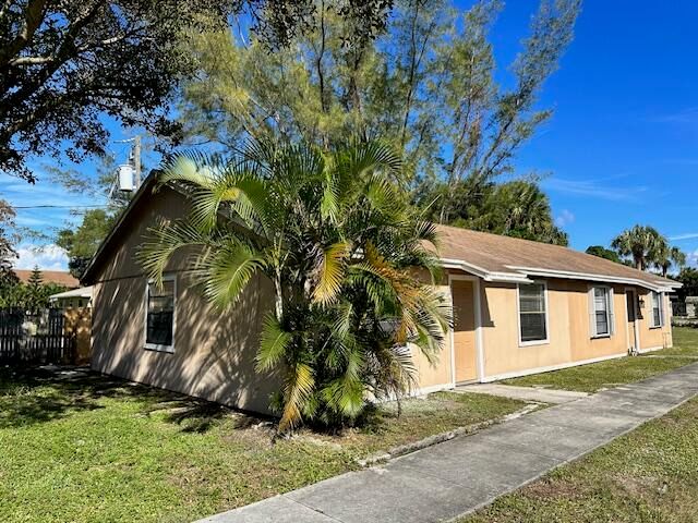 3768 92nd Ln N, West Palm Beach, FL 33403