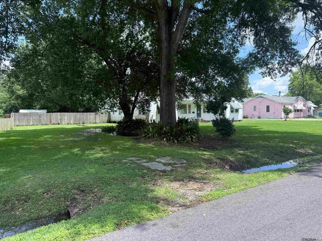 608 W  End Dr, New Roads, LA 70760