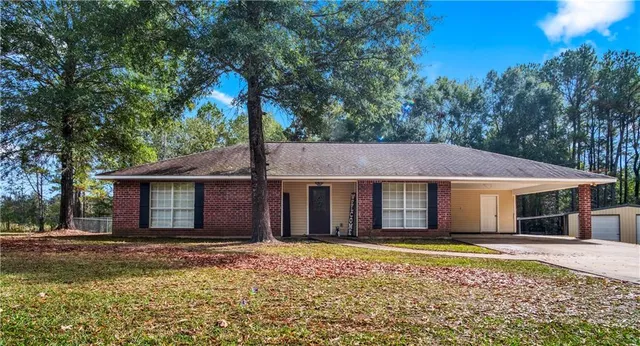 978 Lake Rd, Dry Prong, LA 71423