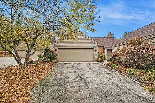 6663 Waybridge Dr SE, Grand Rapids, MI 49546