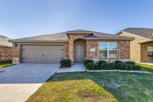 2210 Tombstone Dr, Forney, TX 75126