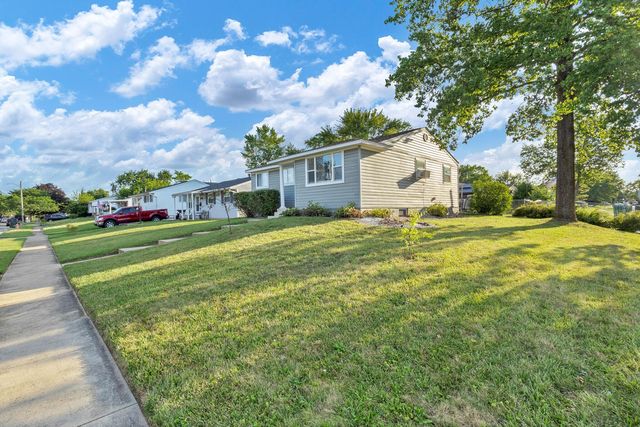 693 Maurine Dr, Columbus, OH 43228