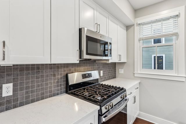 384 Harvard St #382, Cambridge, MA 02138