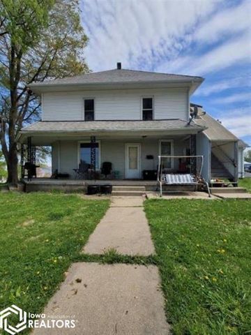 201 SE Locust St, Leon, IA 50144