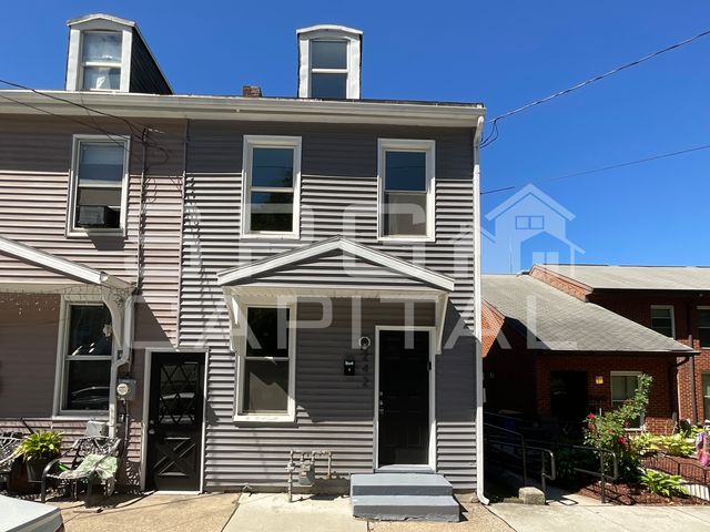 242 S  2nd St, Steelton, PA 17113