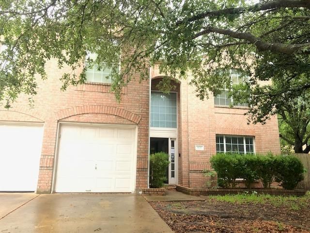 825 Barefoot Cv, Round Rock, TX 78665