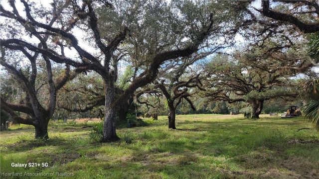 36 Valley Ln, Venus, FL 33960