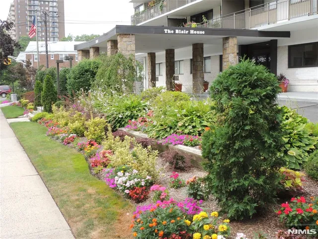 235 Prospect Ave #10H, Hackensack, NJ 07601