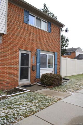 25621 New England, Roseville, MI 48066