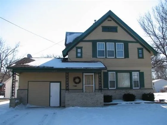 227 E  School St, Owatonna, MN 55060