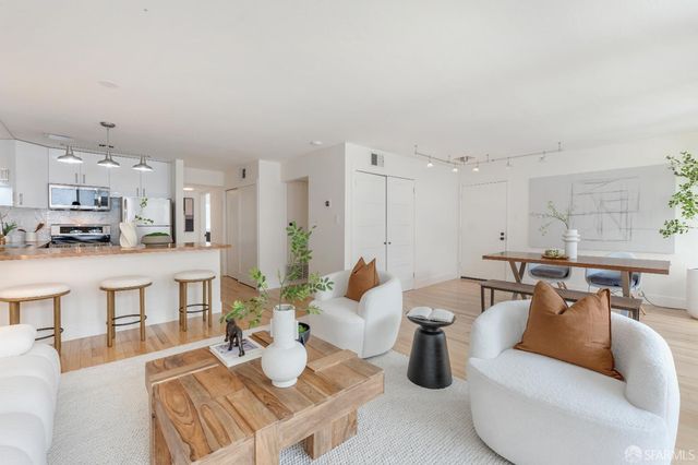 1425 Lakeside Dr #209, Oakland, CA 94612