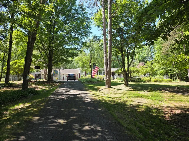 1512 Dutchtown Rd, Endicott, NY 13760