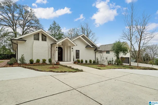 901 Oaklawn Dr, Vestavia Hills, AL 35216