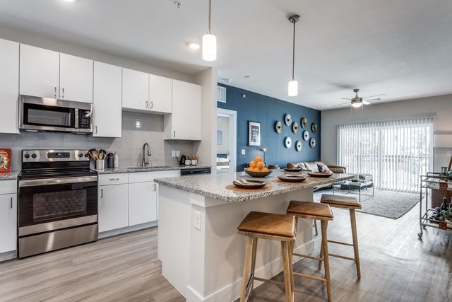 8200 S  Congress Ave #1206, Austin, TX 78745