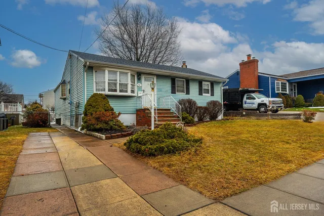 40 S  Grove Ave, Hopelawn, NJ 08861