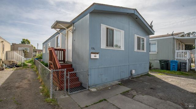 106 Mobile Cir, Vallejo, CA 94589