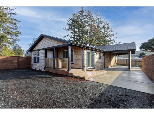 1324 13th Ave, Seaside, OR 97138