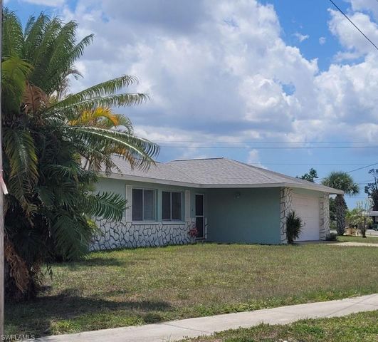 847 Hydrangea Dr, North Fort Myers, FL 33903