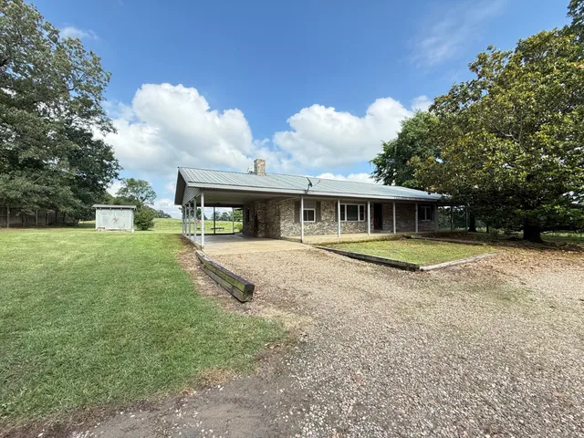 594 Sullivan Rd, Broken Bow, OK 74728