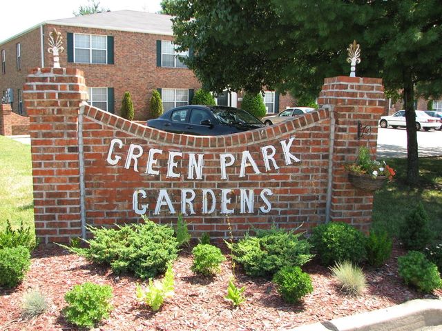 9435 Green Park Gardens Dr #b3e07d22c, Saint Louis, MO 63123