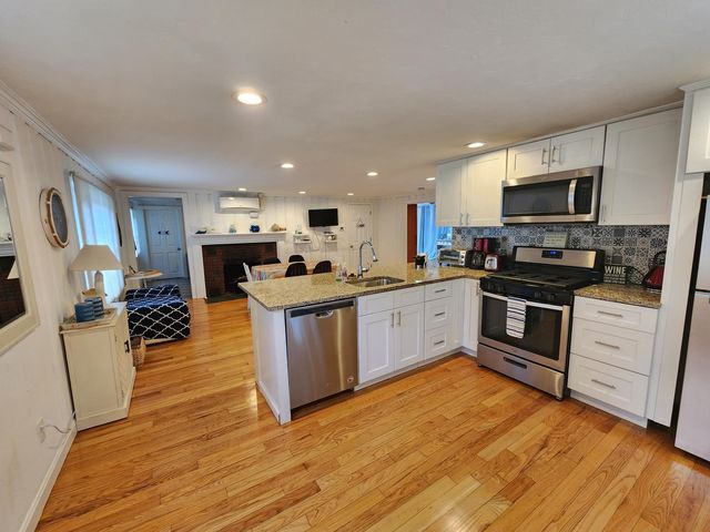 4 Goelette Dr, Plymouth, MA 02360