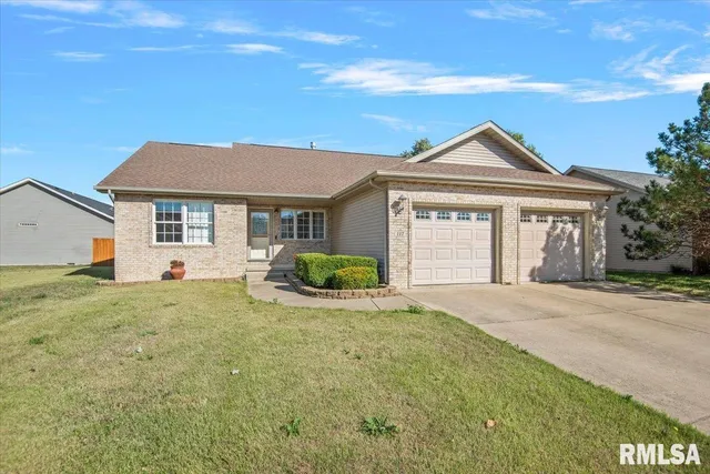117 Brookside Glen Dr, Sherman, IL 62684
