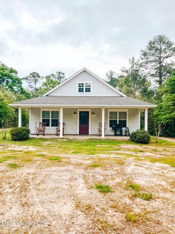 1146 Barton Agricola Rd, Lucedale, MS 39452