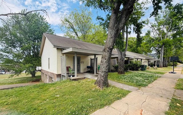 202 S  Cave St, Tuscumbia, AL 35674