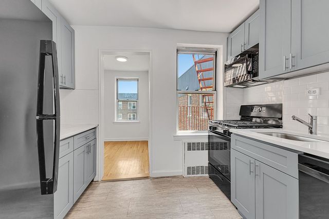 67-10 108th St #6A, Forest Hills, NY 11375