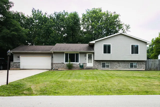 12087 W  Blossom Ave, Beach Park, IL 60087