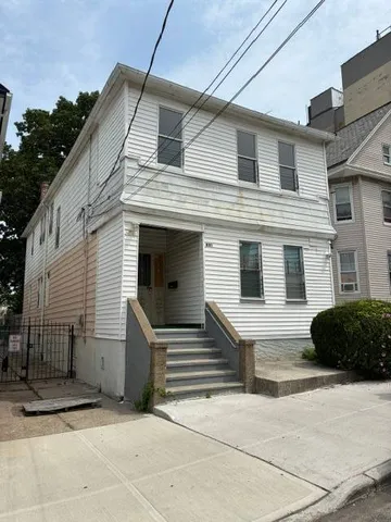 681 E  236th St, Bronx, NY 10466