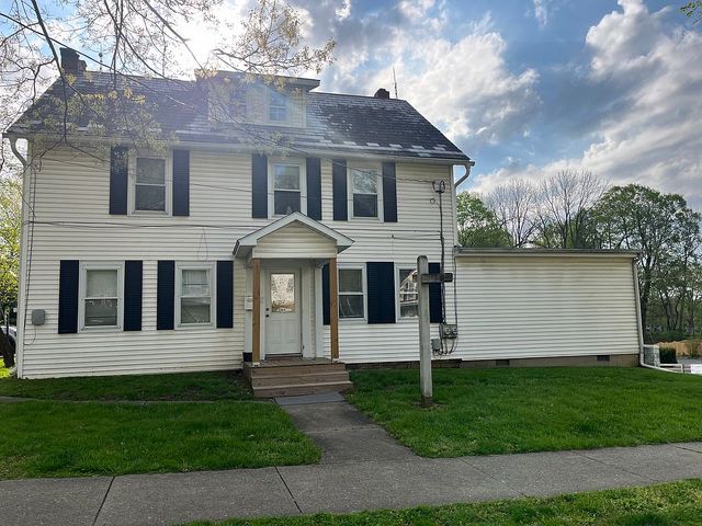 204 S  Main St, Granville, OH 43023
