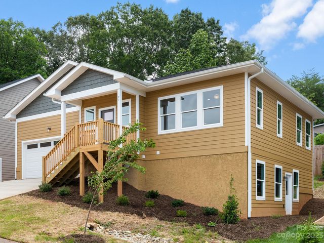 71 Greenwood Fields Dr, Asheville, NC 28804