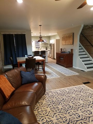 830 E  2nd St, Duluth, MN 55805